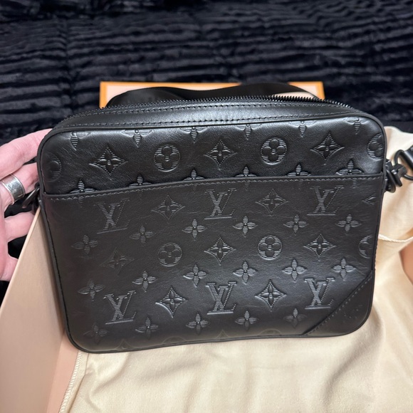Louis Vuitton Black Monogram Duo Messenger Bag -NIB - Picture 5 of 14